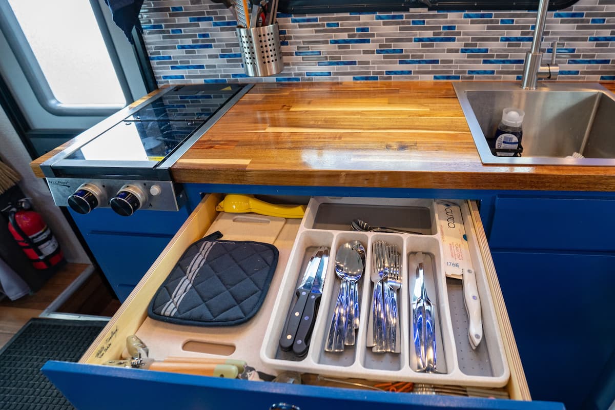Cabinetry-grade Baltic birch interior
